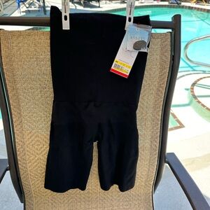 Spanx new high waisted mid thigh M